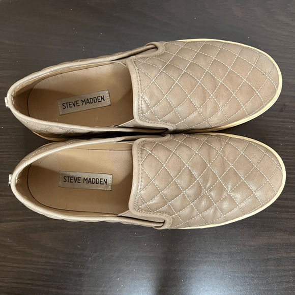 Steve Madden “Ecentrcq” tan quilted slip on sneakers  Size 8.5 - Picture 5 of 7